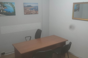 Stanze uso ufficio arredate