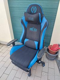 Sedia da Gaming con poggiapiedi