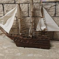 Veliero di legno lungo circa 90cm da restaurare