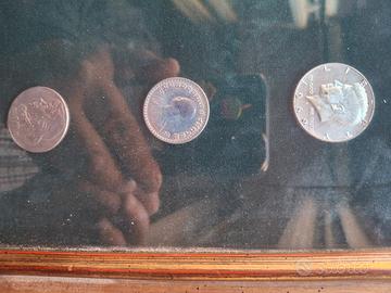 quadro con monete Americane e Inglesi e altre