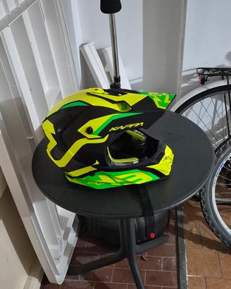 casco integrale stile motard colore verde lime/gia