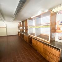 Bacheca libreria con cassettiera