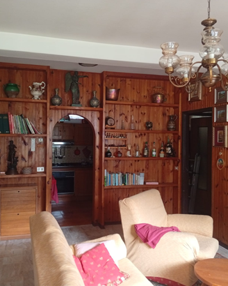 Capovalle intero piano di palazzina, ampio giardin