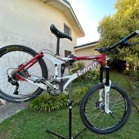 Kona Clump 7005 alluminio Downhill biammortizzata