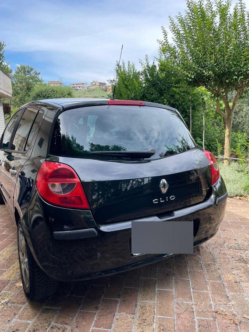 Renault Clio 2007 photo 3