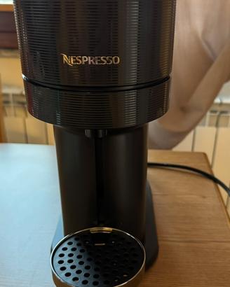 Macchina del caffe Nespresso Vertuo next premium