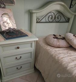 Letto e comodino decapé legno massello