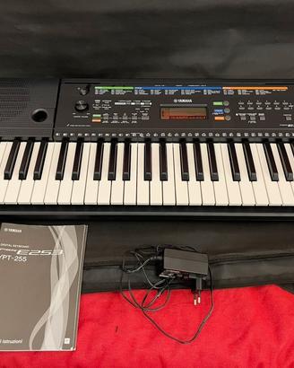 Tastiera Digitale Yamaha PSR-E253 + Custodia