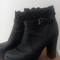 Stivaletti in pelle nera nuovissimi 