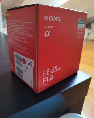 obiettivo Sony Fe 85 1.8 pari al nuovo 