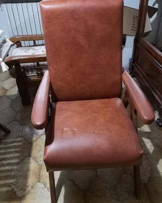 Poltrona in similpelle reclinabile anni 1960