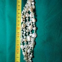 bracciale a fili perle naturali. 