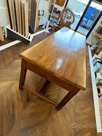 Tavolo in stile 800 da rappresentanza