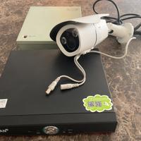 Kit 8 Telecamere  AHD led Array DVR alimentatore