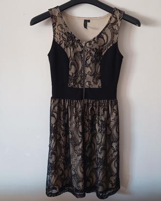 Abito corto con pizzo 