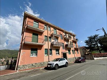 3 LOCALI A GENOVA
