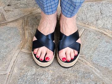 Sandali bassi a zeppa 