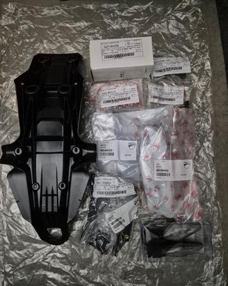 Porta targa Ducati Multistrada V4S radar