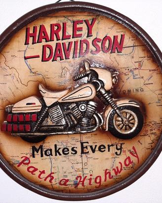 Bassorilievo Harley-Davidson 