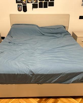 Letto matrimoniale con contenitore