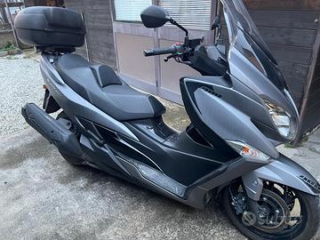 Suzuky Burgman AN400