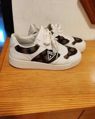 Scarpe donna Guess bianche e marroni