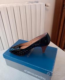Chanel nera in vernice.