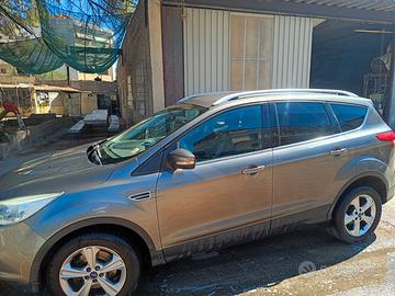 FORD KUGA 2000 140 CV. 4 WD 2013