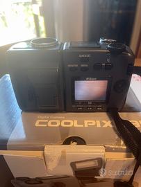 Nikon Coolpix 995 con accessori e WC-E63