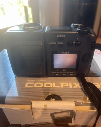 Nikon Coolpix 995 con accessori e WC-E63