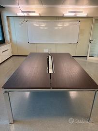 Tavolo conferenza nuovo di zecca