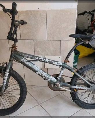 Bmx bicicletta