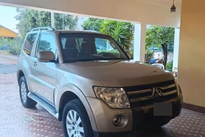 MITSUBISHI PAJERO V80 INSTYLE