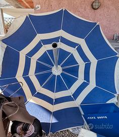 LETTINI ED OMBRELLONI 