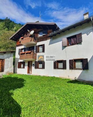 Villa di 176 m² con 5 locali a Gosaldo