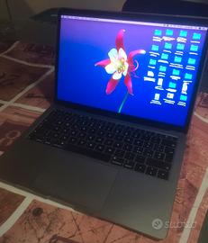 MacBook Air 13” Retina  – i5, 8GB RAM – Perfet