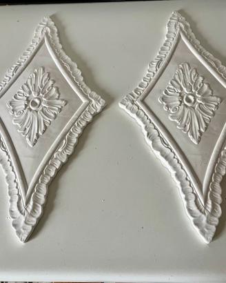 Bassorievi in gesso