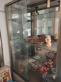 vetrina in alluminio 