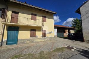 CASA SEMINDIPENDENTE A FERRERE
