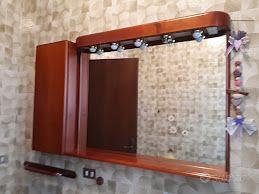 Specchio e accessori bagno in ciliegio