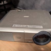 Videoproiettore Toshiba TLP650