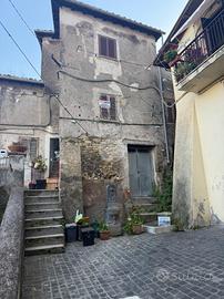 2 LOCALI A PALIANO