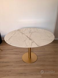 Tavolo di desing rotondo allungabile effetto marmo