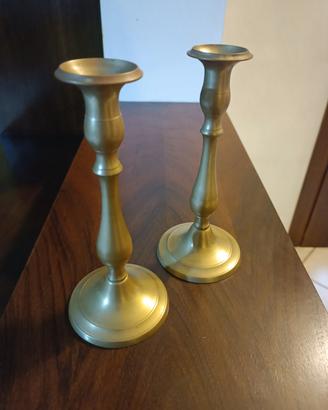 Coppia di candelabri/candele in metallo