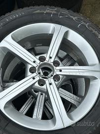 Cerchi Mercedes GLA con gomme termiche