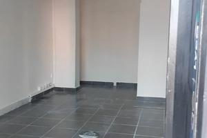 Via san donato negozio 32mq fronte strada