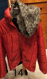 Giubbotto con cappuccio staccabile