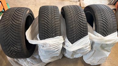 Gomme 4 stagioni 235-45-R18