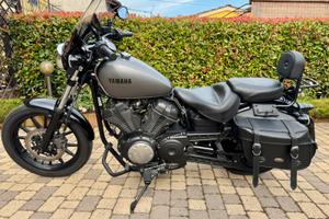 Yamaha XV 950 (nota anche come Yamaha Bolt)