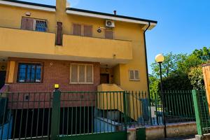 VILLA di 200mq con 300mq di giardino e 3 bagni